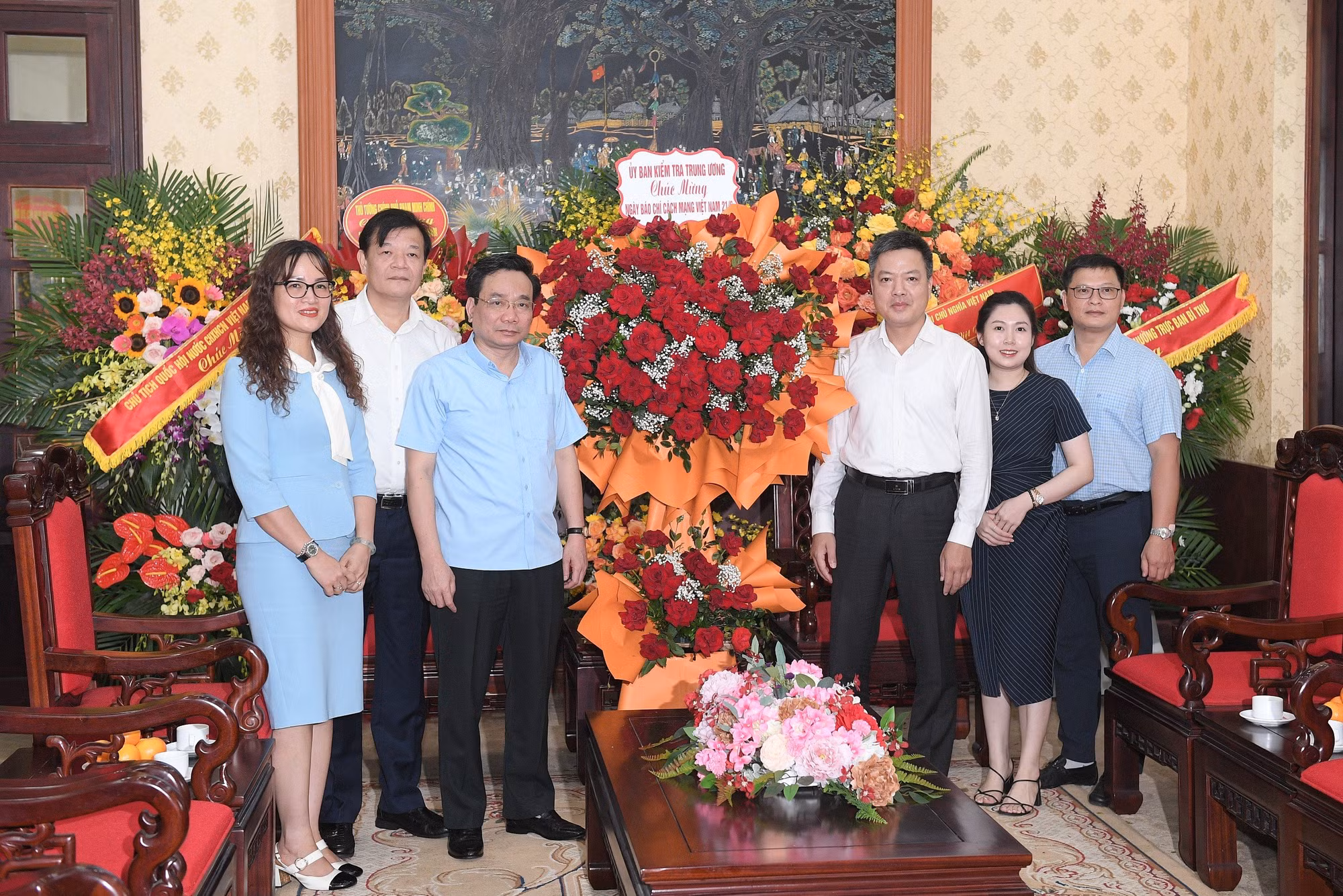 Đồng chí Nghiêm Phú Cường, Phó Chủ nhiệm Ủy ban Kiểm tra Trung ương cùng đoàn đại biểu chúc mừng tập thể người làm Báo Nhân Dân nhân kỷ niệm 99 năm Ngày Báo chí cách mạng Việt Nam. Đồng chí Nghiêm Phú Cường, Phó Chủ nhiệm Ủy ban Kiểm tra Trung ương cùng đoàn đại biểu chúc mừng tập thể người làm Báo Nhân Dân nhân kỷ niệm 99 năm Ngày Báo chí cách mạng Việt Nam.