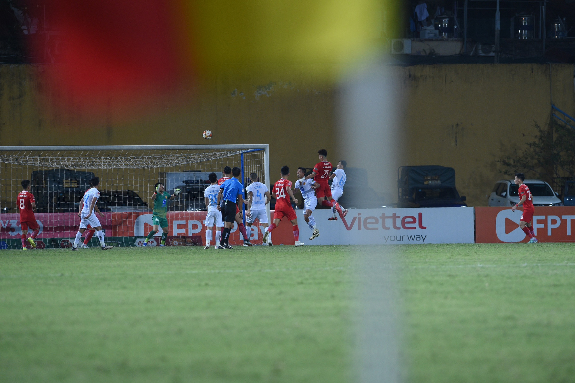 Pha đánh đầu xuất thần của Đức Chiến.