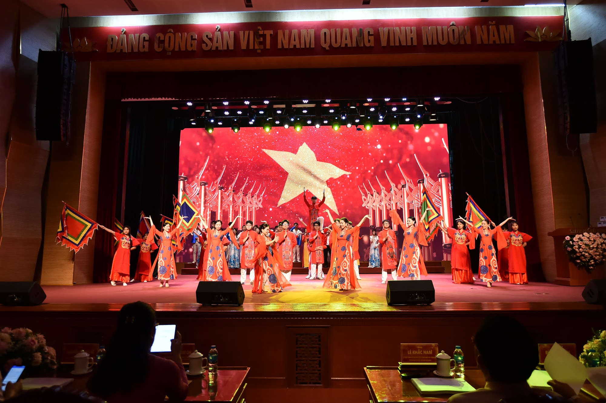 Lễ bế mạc đề cao tinh thần "Toàn dân rèn luyện thân thể theo gương Bác Hồ vĩ đại”.