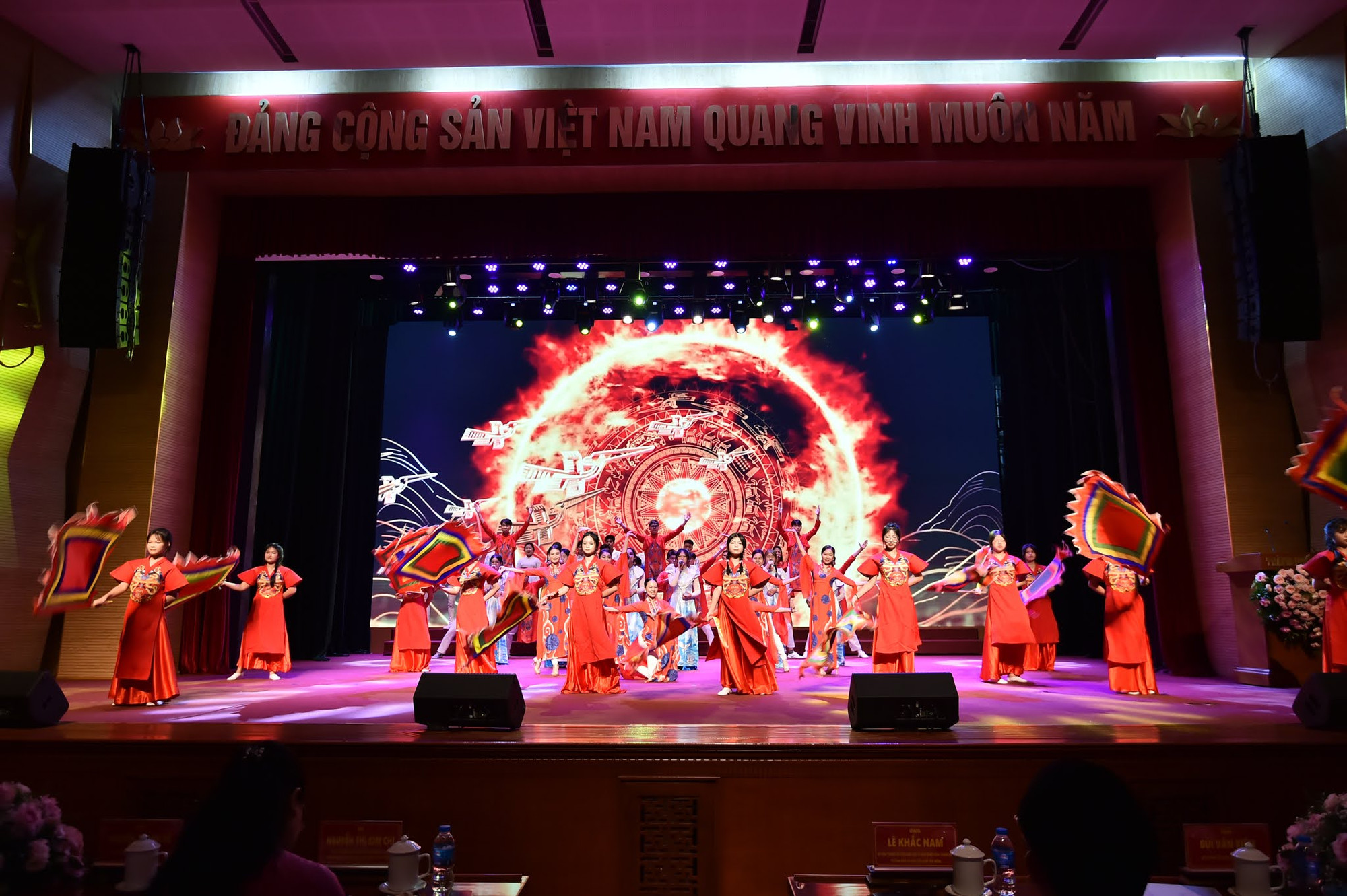 Các màn trình diễn mang đậm bản sắc văn hóa Việt Nam.