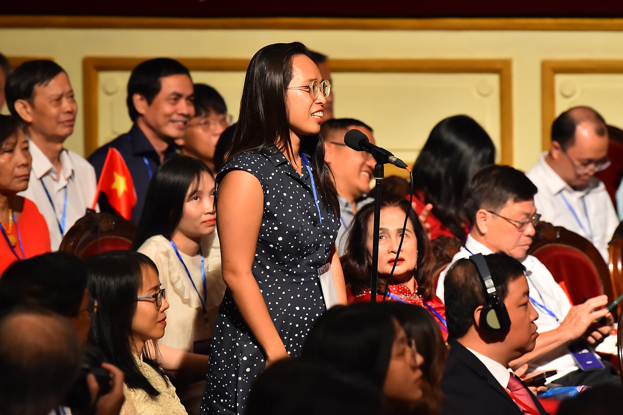 Tại buổi gặp, các đại biểu đã có cơ hội đặt câu hỏi trực tiếp tới Tổng thống Liên bang Nga Vladimir Putin.