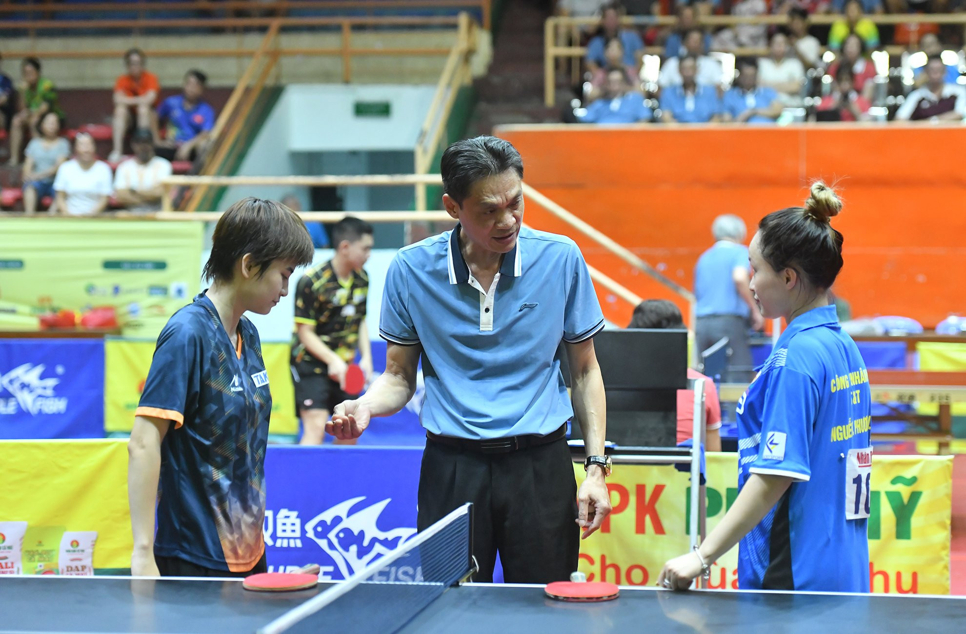 Trận đấu mở màn là giữa Nguyễn Khoa Diệu Khánh (Thành phố Hồ Chí Minh 1) và Nguyễn Thị Phương Linh (Công an nhân dân - T&T 1)