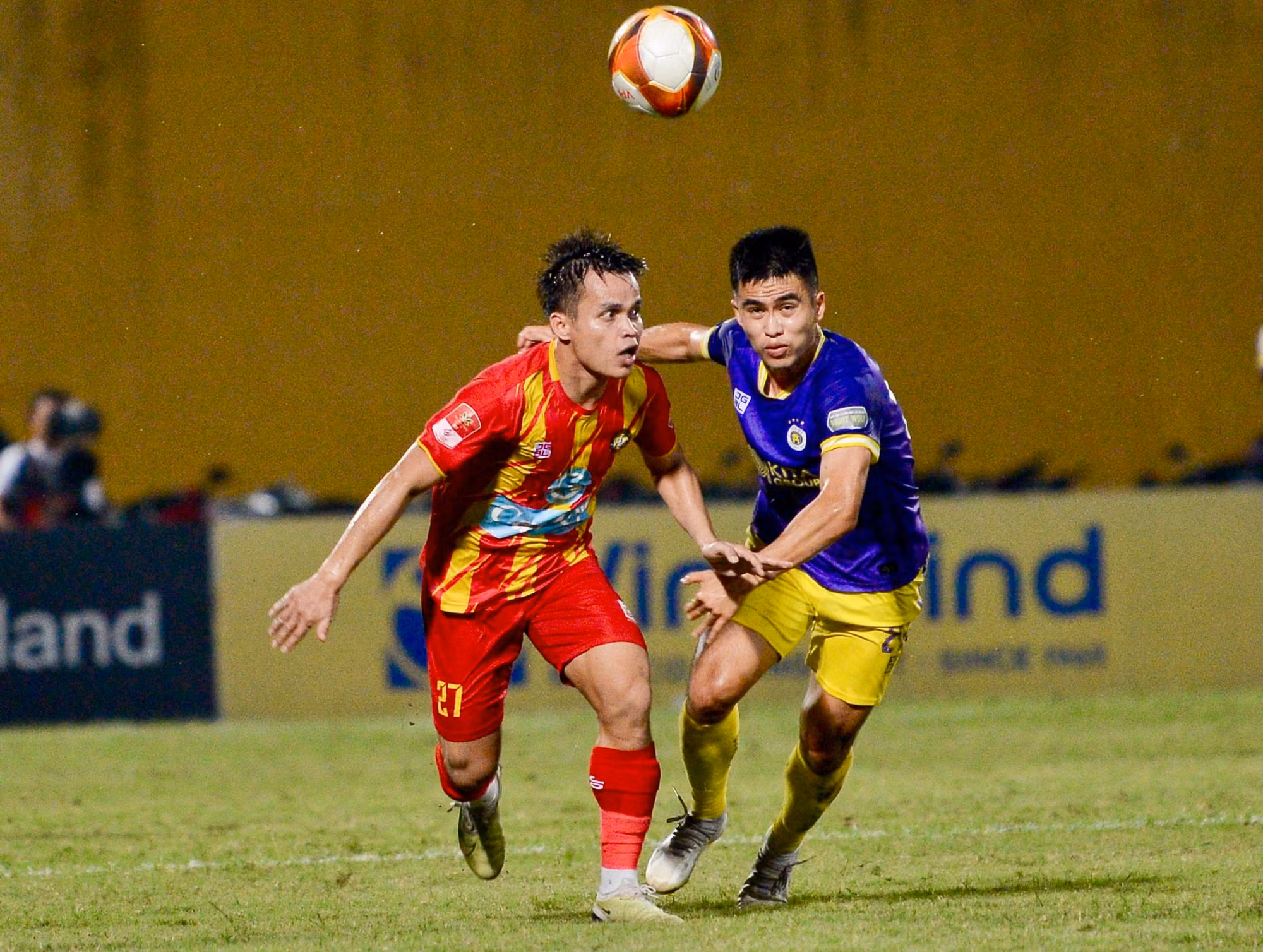 Đông Á Thanh Hóa còn suýt chút nữa phải nhận bàn thua thứ ba.