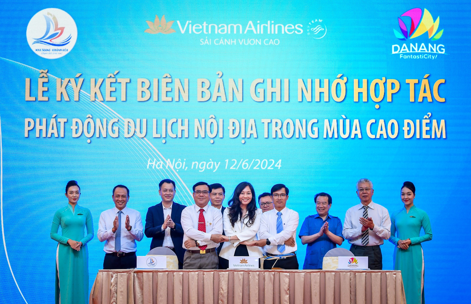 Hãng đã đề xuất tới các tỉnh, thành phố kêu gọi, giới thiệu tới các công ty lữ hành-du lịch, cơ sở lưu trú, khu vui chơi, điểm tham quan,… trên địa bàn mình cùng tham gia vào chiến dịch kích cầu các chuyến bay đêm. Đồng thời, công bố danh sách cơ sở cung ứng dịch vụ trên các phương tiện truyền thông để khách hàng nhận biết và chủ động đặt dịch vụ. Thành phố Đà Nẵng và tỉnh Khánh Hòa là 2 địa phương đầu tiên đồng hành trong chiến dịch này của Vietnam Airlines.