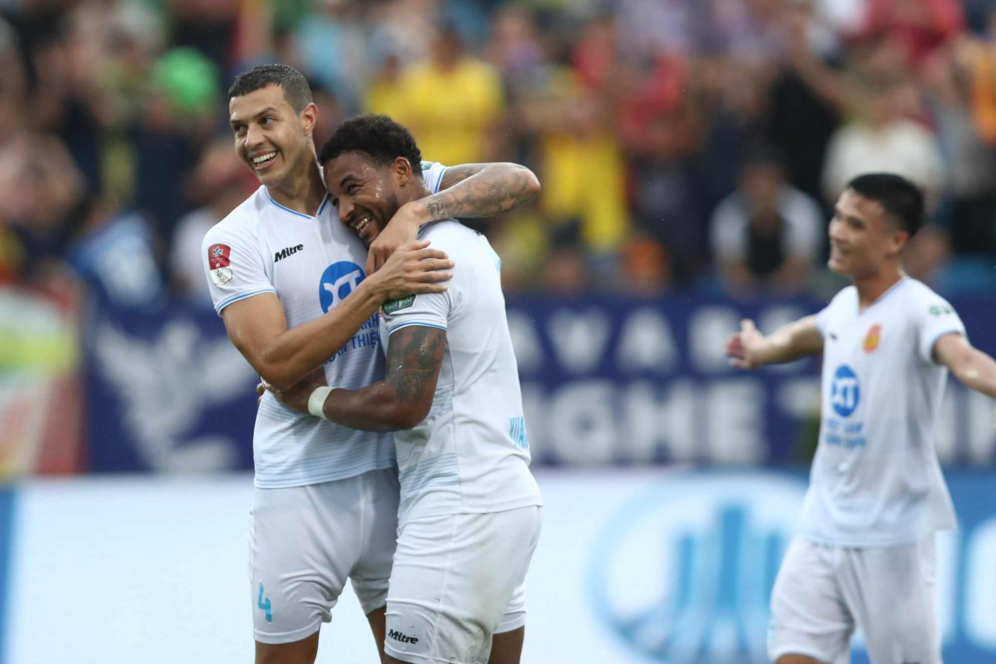 [Ảnh] Nam Định lên ngôi V-League sau 39 năm chờ đợi ảnh 3