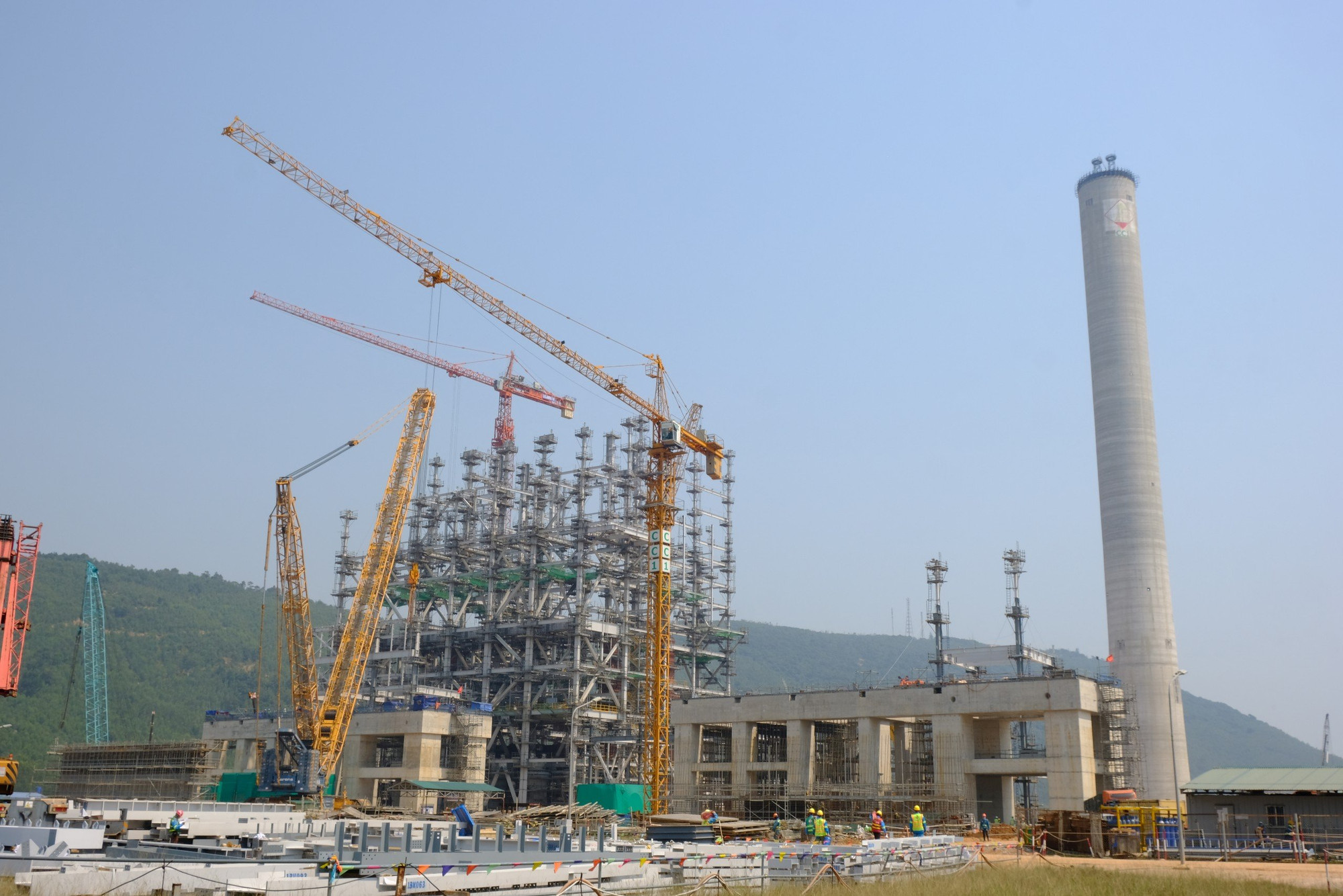 Theo báo cáo của Ban điều hành dự án, đến thời điểm này tiến độ thi công nhà máy đạt 52% khối lượng.