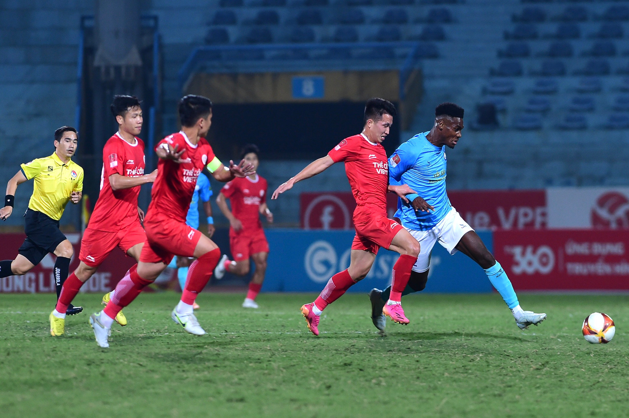 Thể Công Viettel sớm làm chủ hoàn toàn thế trận.