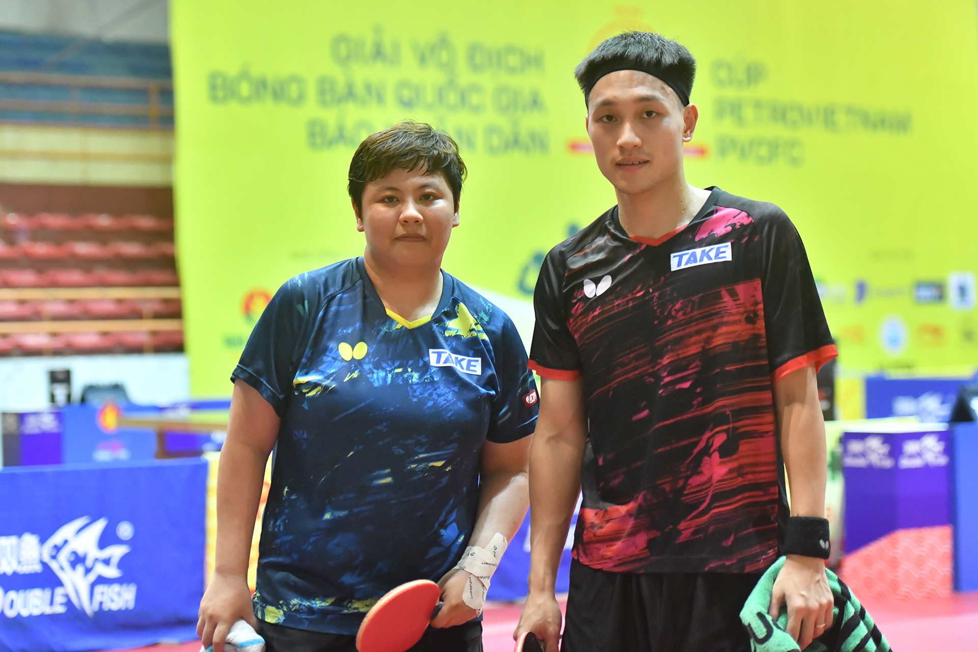 Nguyễn Anh Tú và Mai Hoàng Mỹ Trang ăn mừng chức vô địch quý giá. Nguyễn Anh Tú và Mai Hoàng Mỹ Trang ăn mừng chức vô địch quý giá.