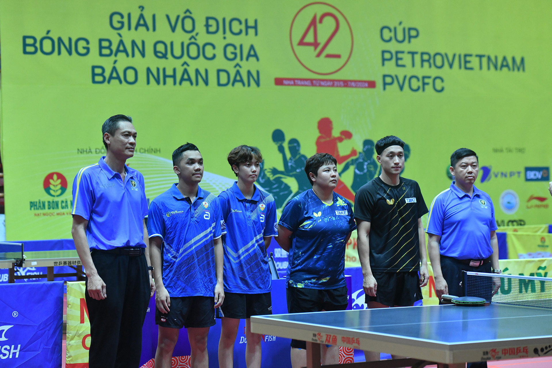 Hai đôi nam nữ bước vào trận chung kết sau khi đã vượt qua rất nhiều đối thủ mạnh. Hai đôi nam nữ bước vào trận chung kết sau khi đã vượt qua rất nhiều đối thủ mạnh.