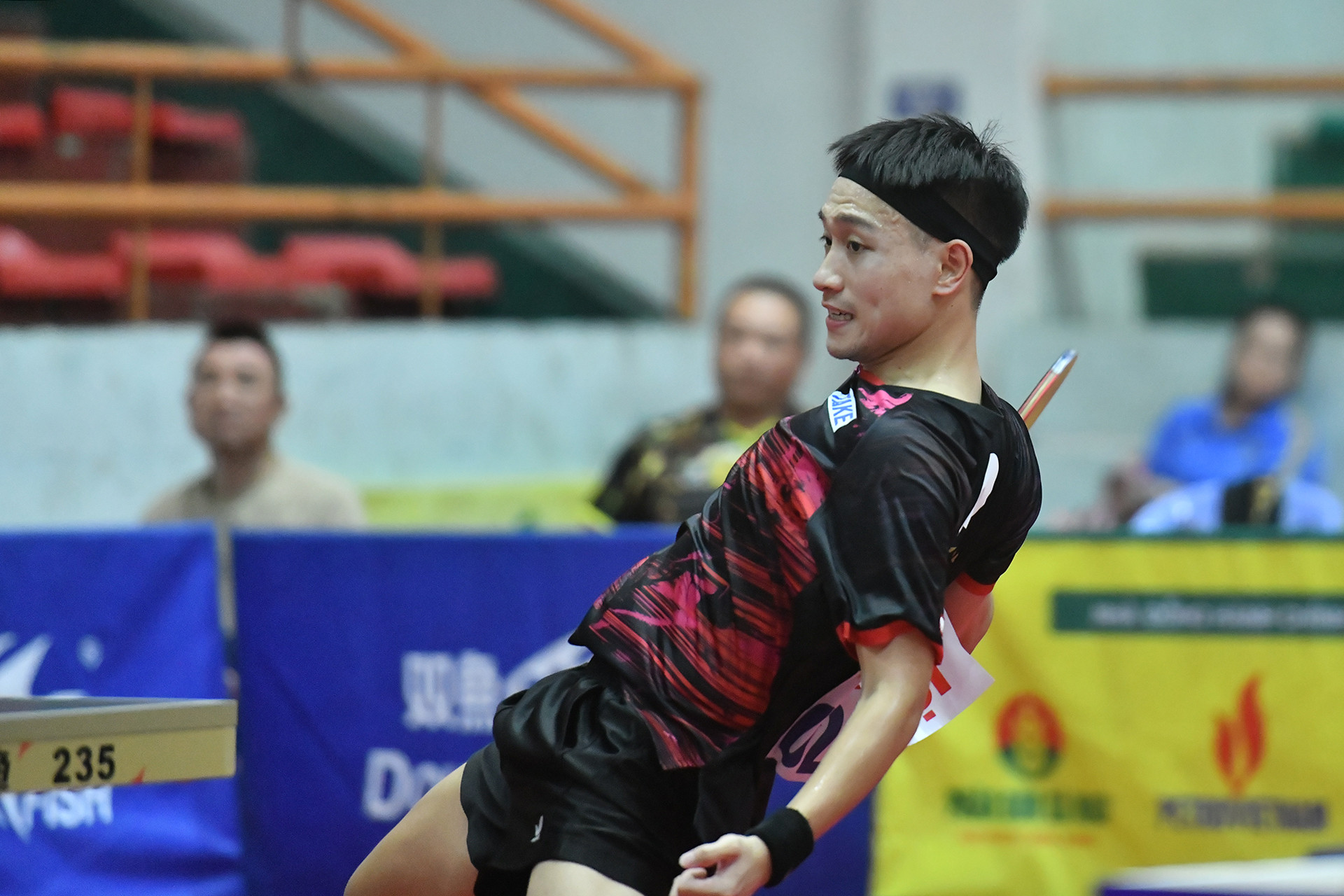 Sức mạnh và độ chính xác của Anh Tú được duy trì xuyên suốt trận đấu. Để rồi séc 4 là chiến thắng thuộc về bộ đôi liên quân Hà Nội-Thành phố Hồ Chí Minh với tỷ số 11-7. Sức mạnh và độ chính xác của Anh Tú được duy trì xuyên suốt trận đấu. Để rồi séc 4 là chiến thắng thuộc về bộ đôi liên quân Hà Nội-Thành phố Hồ Chí Minh với tỷ số 11-7.