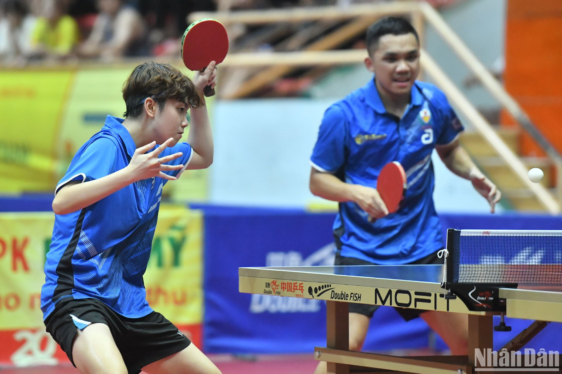 Sang séc 3, Anh Hoàng và Mai Ngọc tìm được nhịp độ để thi đấu tốt hơn, thắng 11-5 để rút ngắn kết quả chung cuộc còn 1-2, nhen nhóm cơ hội lội ngược dòng trước đàn anh, đàn chị. Sang séc 3, Anh Hoàng và Mai Ngọc tìm được nhịp độ để thi đấu tốt hơn, thắng 11-5 để rút ngắn kết quả chung cuộc còn 1-2, nhen nhóm cơ hội lội ngược dòng trước đàn anh, đàn chị.