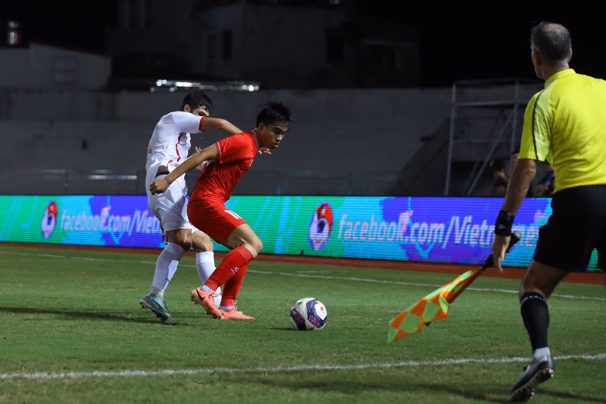 Trong khoảng thời gian còn lại cả trận đấu, U20 Việt Nam nỗ lực dâng cao tấn công nhưng không thể đem về bàn gỡ hòa kịp thời. Trong khoảng thời gian còn lại cả trận đấu, U20 Việt Nam nỗ lực dâng cao tấn công nhưng không thể đem về bàn gỡ hòa kịp thời.