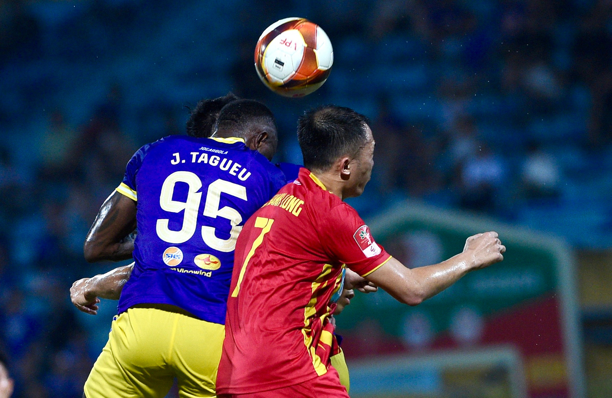 Các tình huống bóng bổng được triển khai.