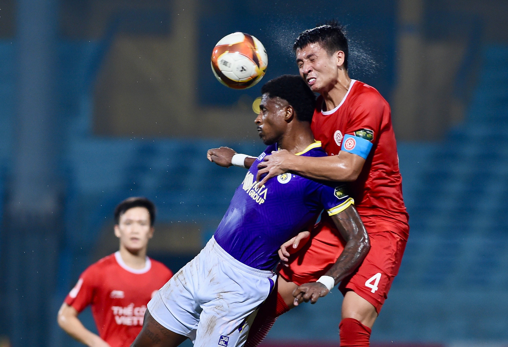 Cả Hà Nội FC và Thể Công Viettel đều nhập cuộc với sự quyết tâm cao.