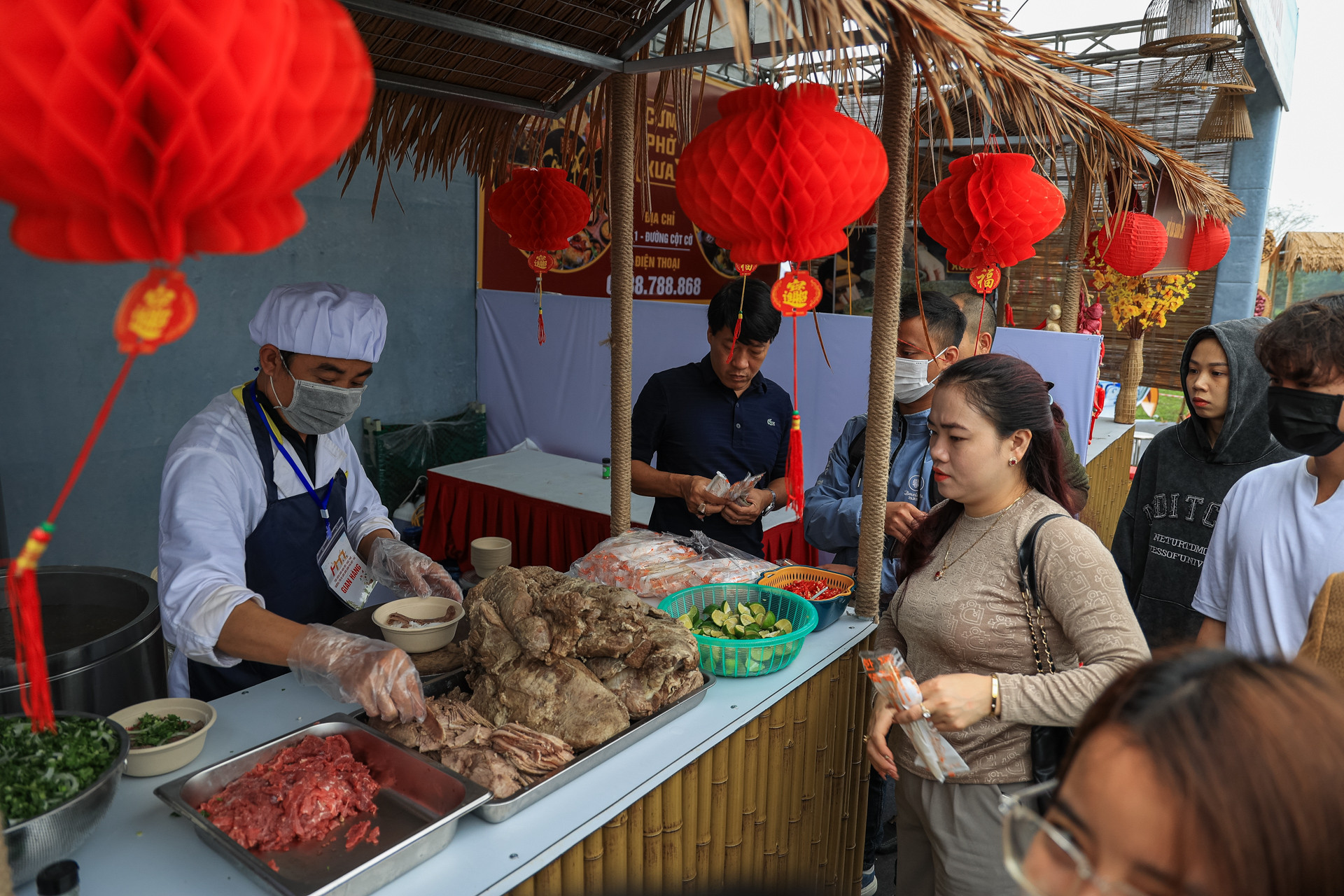 Những bát Phở Xưa thơm ngon, sẵn sàng để phục vụ khách hàng.