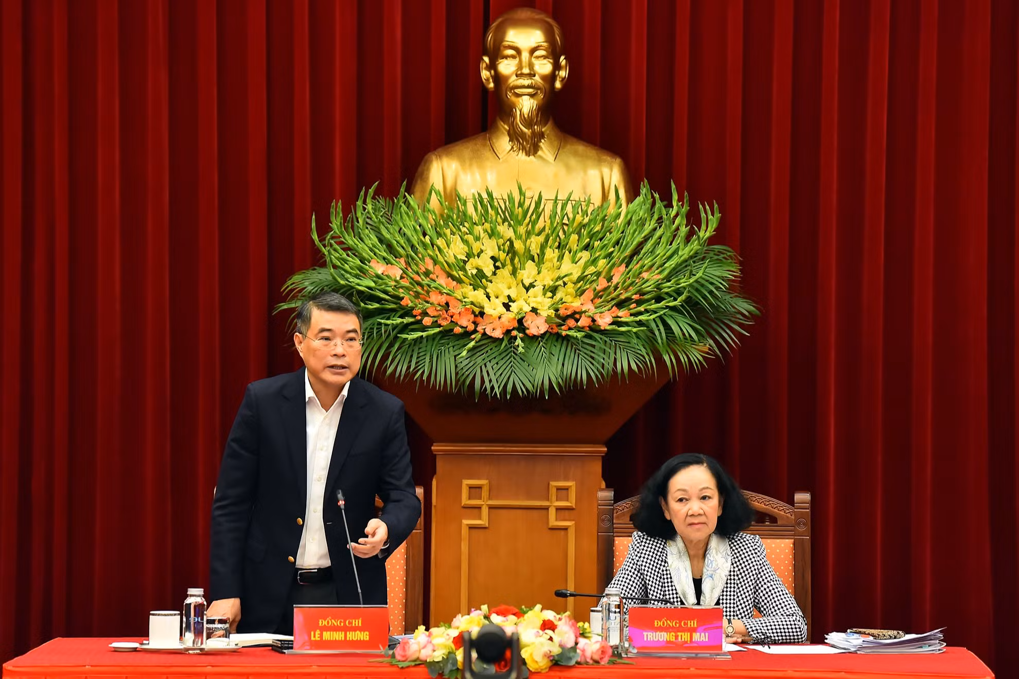 Chánh Văn phòng Trung ương Đảng Lê Minh Hưng điều hành nội dung thảo luận tại Hội nghị giao ban công tác năm 2023 với các đồng chí Bí thư Tỉnh ủy, Thành ủy trực thuộc Trung ương.