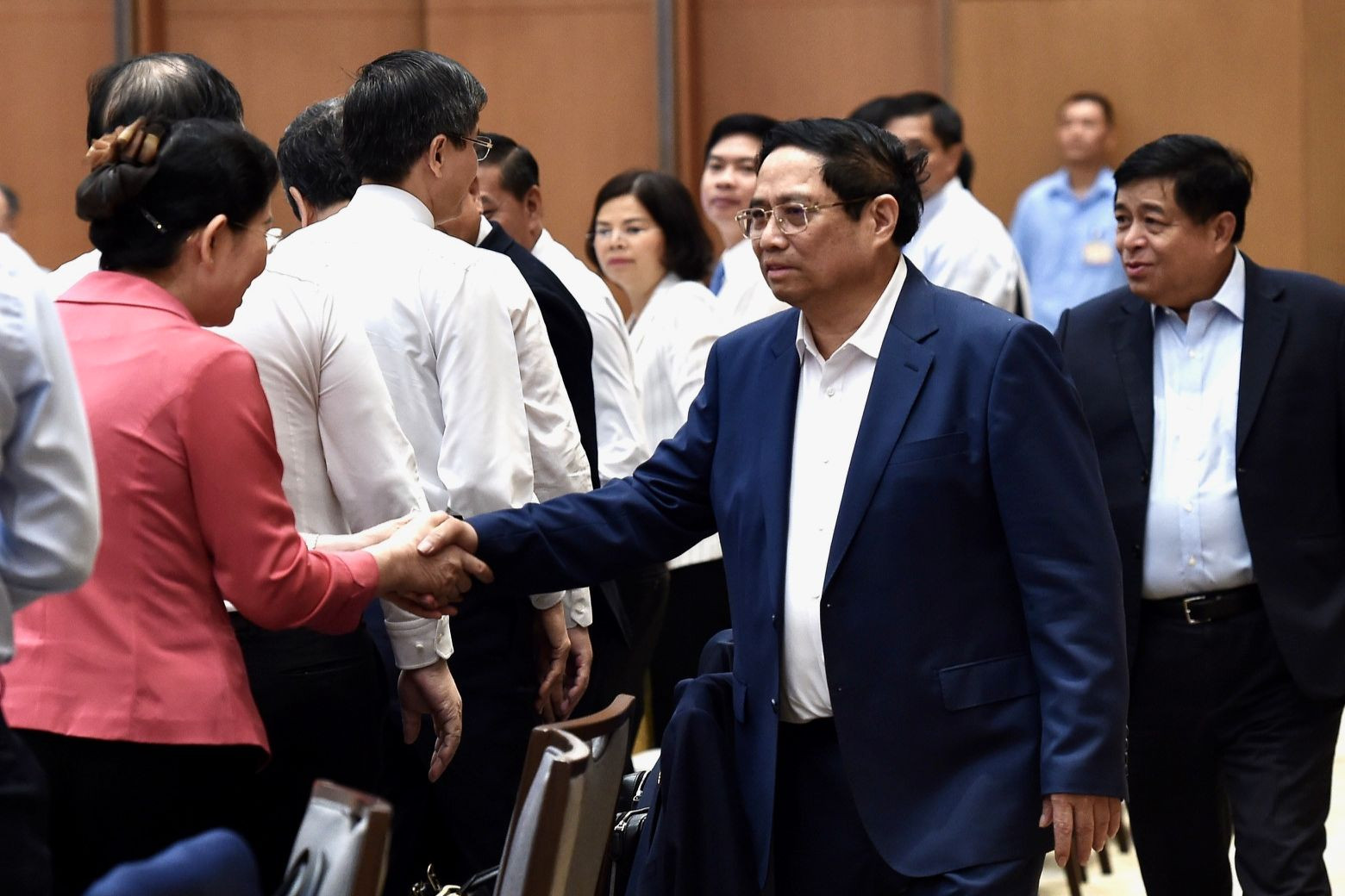 Thủ tướng Phạm Minh Chính, Chủ tịch Hội đồng điều phối vùng Đồng bằng sông Hồng (Hội đồng) với các đại biểu tham dự Hội nghị lần thứ 3.