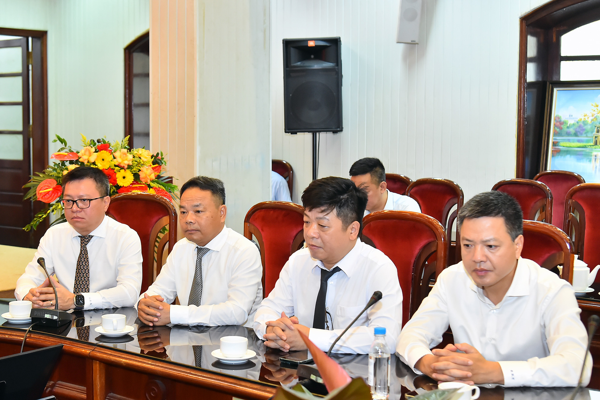 Tổng Biên tập Báo Nhân Dân Lê Quốc Minh cùng các đồng chí lãnh đạo, cán bộ Báo Nhân Dân tại buổi làm việc.