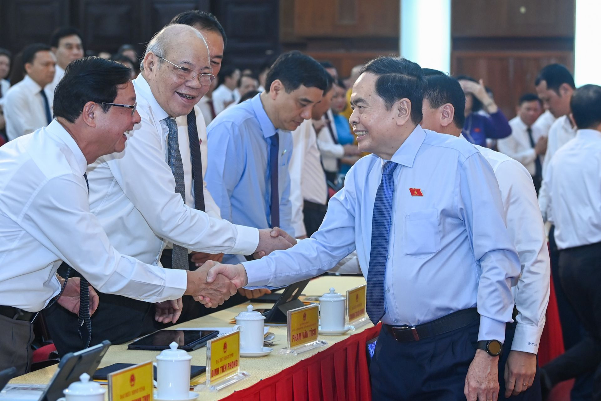 Chủ tịch Quốc hội Trần Thanh Mẫn với các đại biểu tại phiên khai mạc kỳ họp.