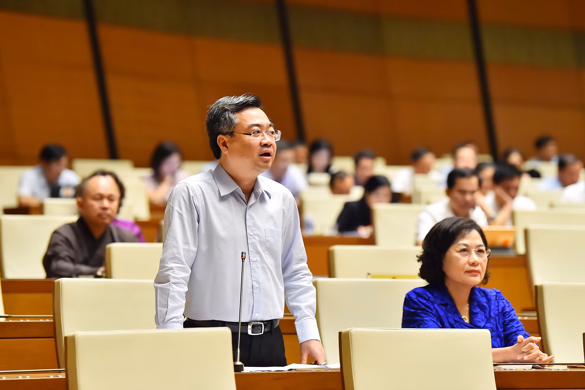 Bộ trưởng Xây dựng Nguyễn Thanh Nghị tham gia trả lời chất vấn các đại biểu Quốc hội liên quan đến lĩnh vực phụ trách.