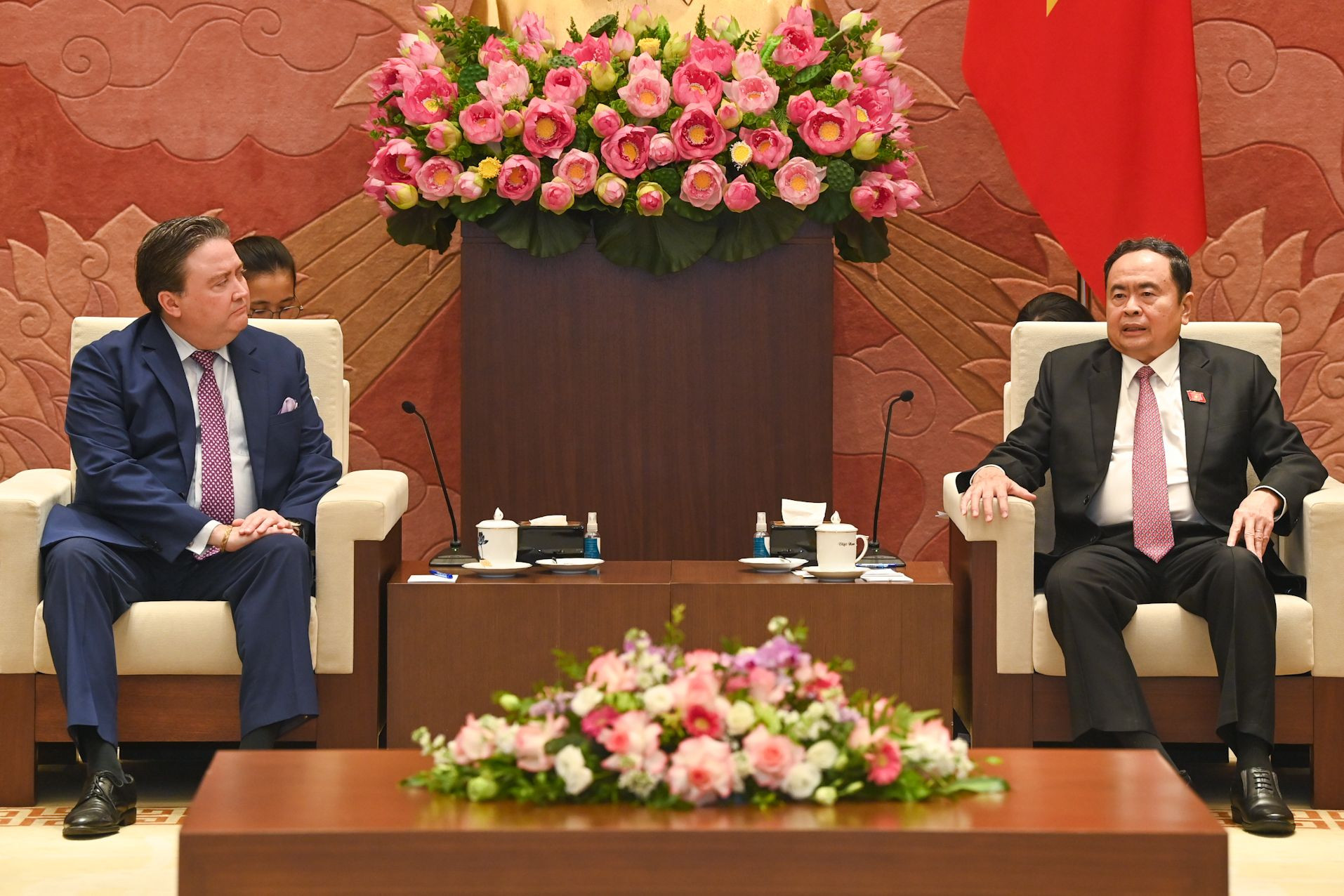 Chủ tịch Quốc hội Trần Thanh Mẫn và Đại sứ Hoa Kỳ tại Việt Nam Marc Knapper tại buổi tiếp.