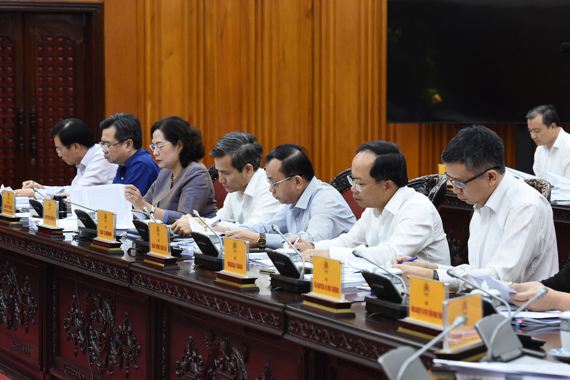 Đại diện lãnh đạo các bộ, ban, ngành tham dự phiên họp.