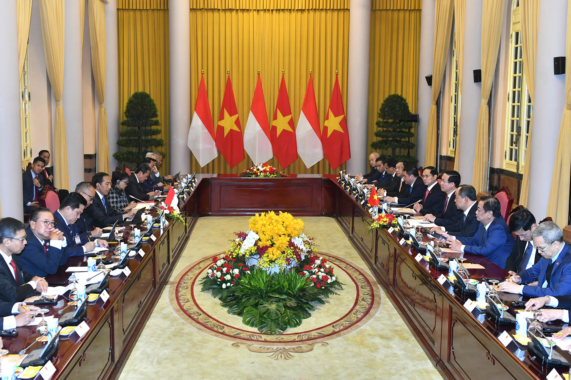 Quang cảnh cuộc hội đàm giữa Chủ tịch nước Võ Văn Thưởng với Tổng thống Cộng hòa Indonesia Joko Widodo.