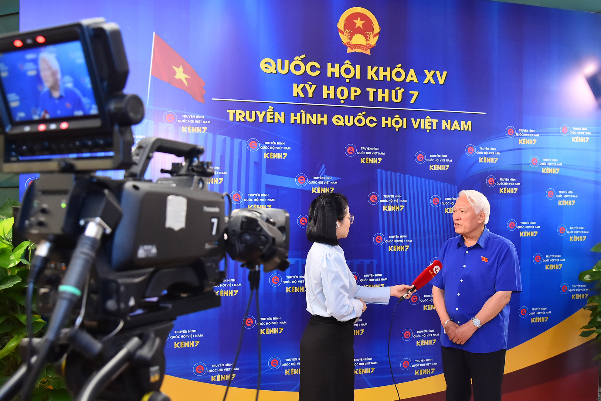 Đại biểu Quốc hội thành phố Hải Phòng Nguyễn Chu Hồi trả lời phỏng vấn của các cơ quan thông tấn, báo chí bên lề phiên chất vấn và trả lời chất vấn.