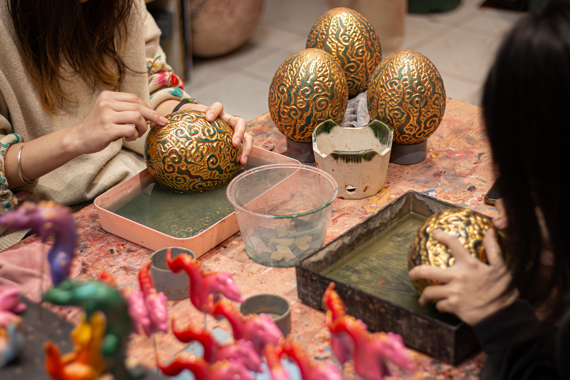 Bên cạnh "Năm con Rồng", nhóm cũng đang thực hiện dự án LONG'STORY "Chuyện của Rồng...một câu chuyện dài!", với tạo tác quả trứng rồng từ sự tích mẹ Âu Cơ sinh ra bọc trăm trứng; tự hào nguồn gốc “Con Rồng Cháu Tiên” của người Việt.