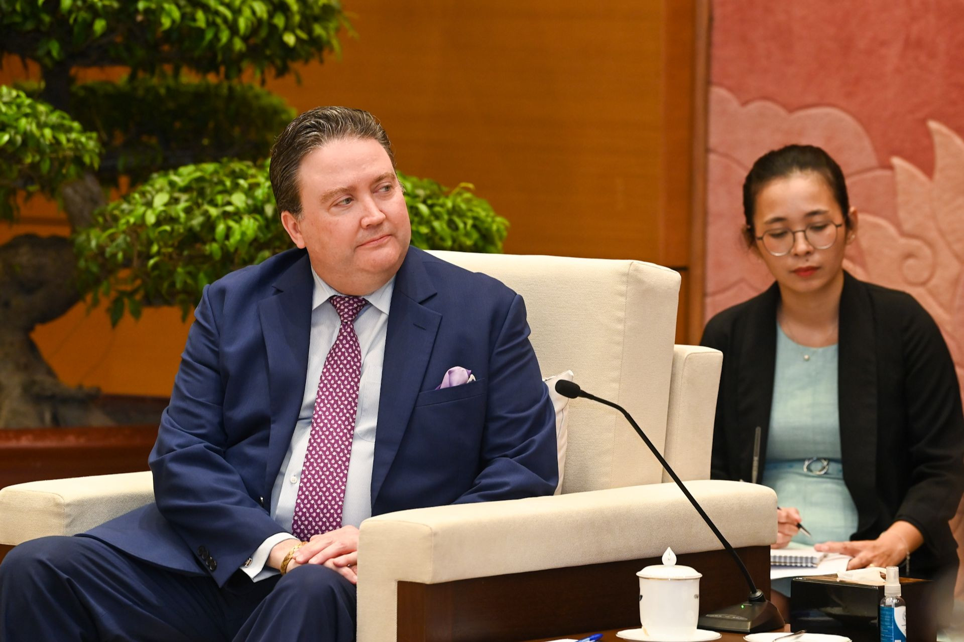 Đại sứ Hoa Kỳ tại Việt Nam Marc Knapper phát biểu tại buổi tiếp.