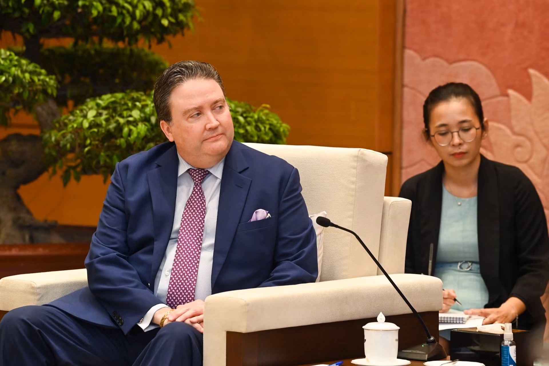 Đại sứ Hoa Kỳ tại Việt Nam Marc Knapper phát biểu tại buổi tiếp.