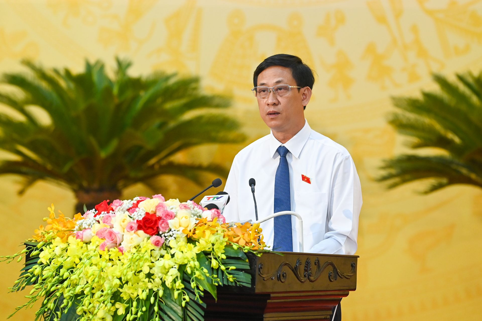 Phó Trưởng Đoàn đại biểu Quốc hội tỉnh Thanh Hóa Mai Văn Hải trình bày báo cáo kết quả kỳ họp thứ 7, Quốc hội khóa XV.