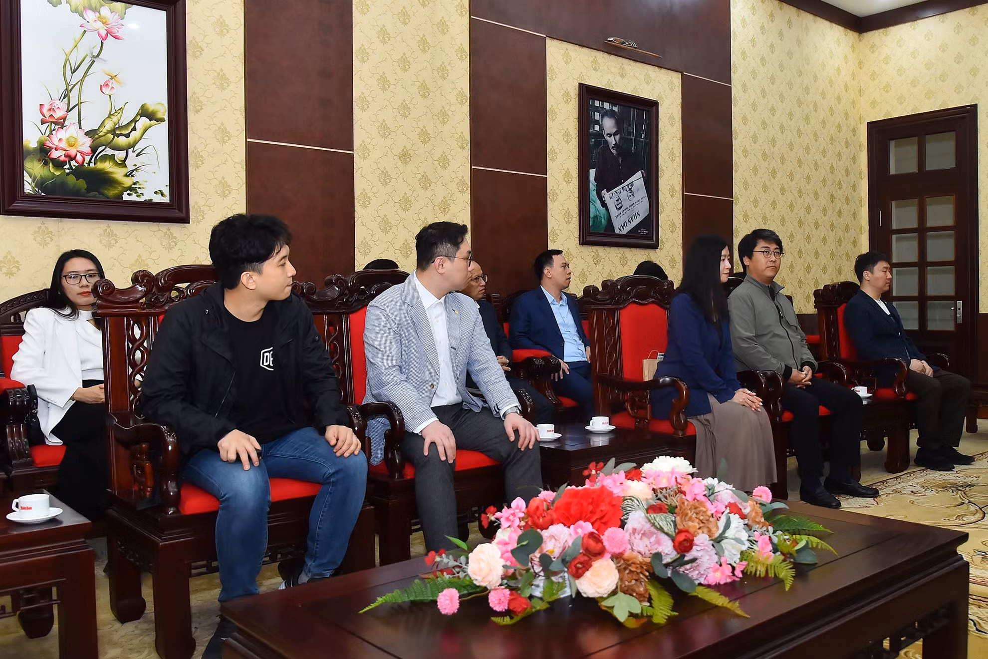 Các thành viên Hội Nhà báo Hàn Quốc tham dự buổi tiếp. Các thành viên Hội Nhà báo Hàn Quốc tham dự buổi tiếp.
