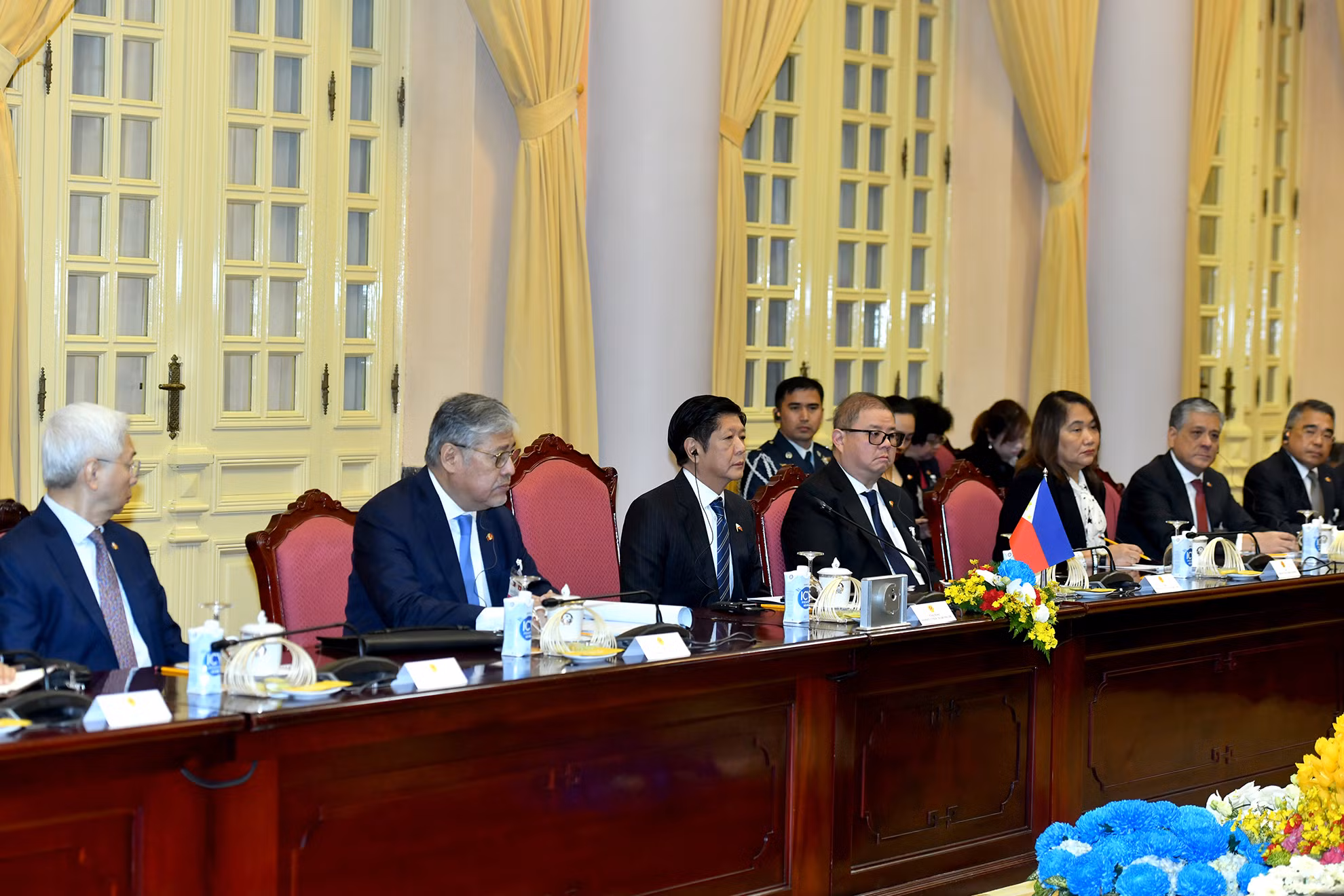 Đoàn đại biểu cấp cao Philippines tại buổi hội đàm.