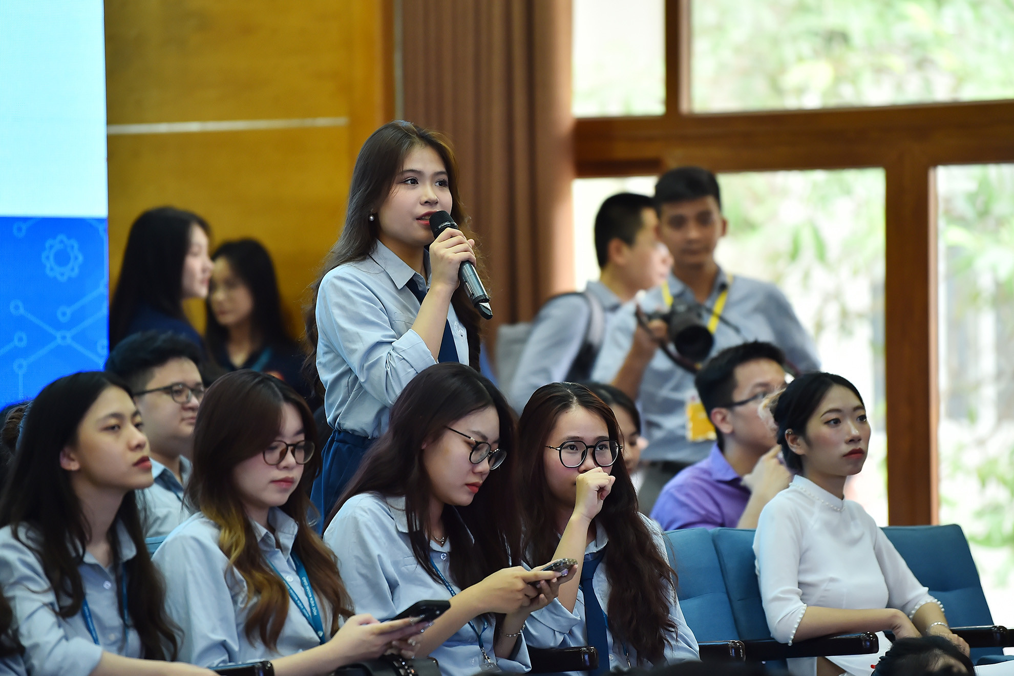 Các bạn sinh viên Học viện Ngoại giao tham gia buổi “Đối thoại giữa Tổng Thư ký ASEAN Kao Kim Hourn với thanh niên các nước ASEAN”.