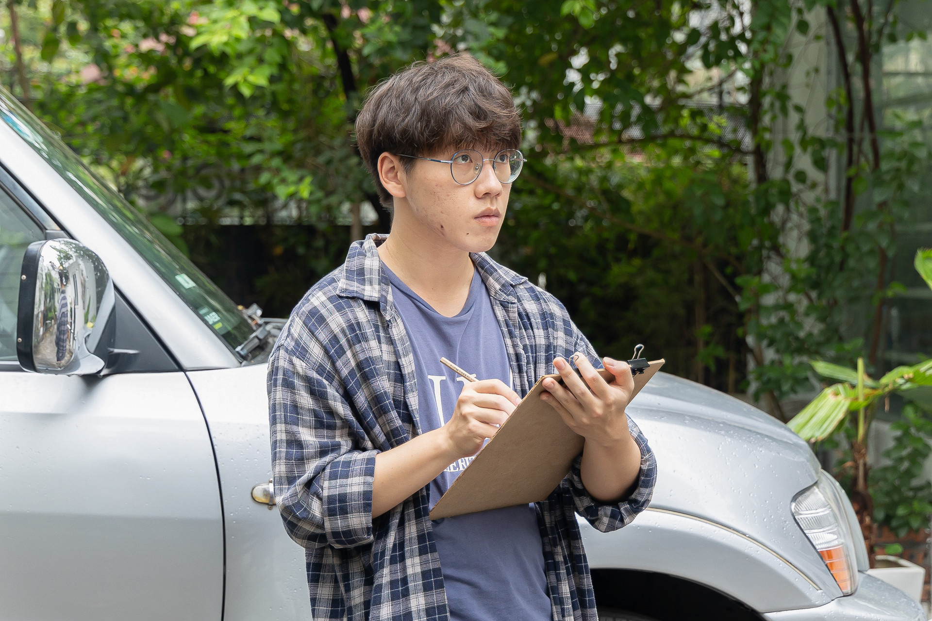 Bạn Dương, học sinh ngành Thiết kế mỹ thuật số trường Đại học FPT chia sẻ: "Sau hai buổi tham gia workshop vẽ tranh với thầy Enrique Flores, em đã cảm thấy mình học được thêm rất nhiều điều mới mẻ qua những câu chuyện thú vị cũng như cách truyền tải hấp dẫn của thầy. "Hãy coi vẽ là một niềm vui chứ đừng để nó ép buộc bạn" là câu nói mà em ưa thích nhất". Bạn Dương, học sinh ngành Thiết kế mỹ thuật số trường Đại học FPT chia sẻ: "Sau hai buổi tham gia workshop vẽ tranh với thầy Enrique Flores, em đã cảm thấy mình học được thêm rất nhiều điều mới mẻ qua những câu chuyện thú vị cũng như cách truyền tải hấp dẫn của thầy. "Hãy coi vẽ là một niềm vui chứ đừng để nó ép buộc bạn" là câu nói mà em ưa thích nhất".