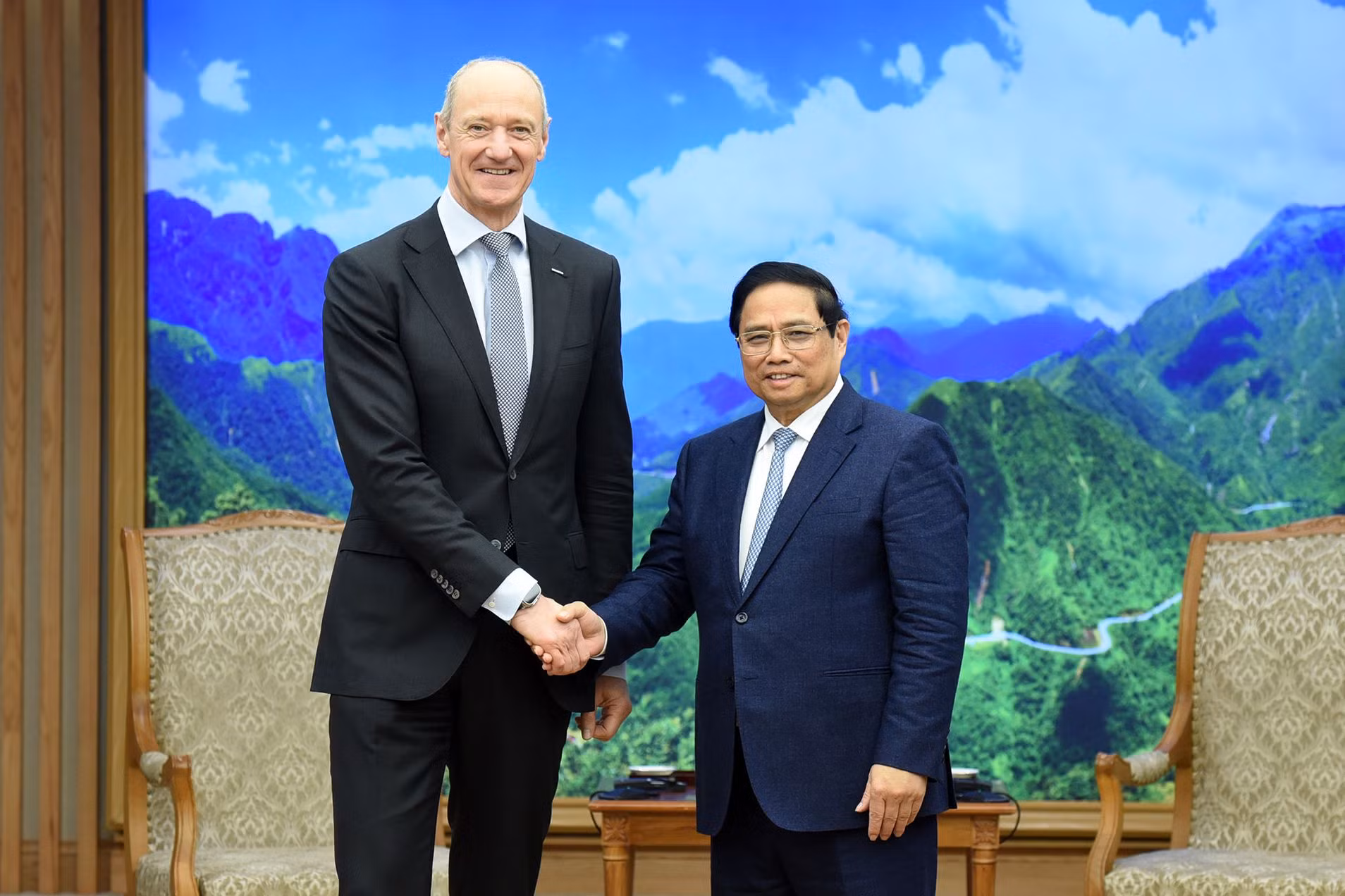 Thủ tướng Phạm Minh Chính và ông Roland Busch, Chủ tịch kiêm Tổng giám đốc Tập đoàn Siemens AG.
