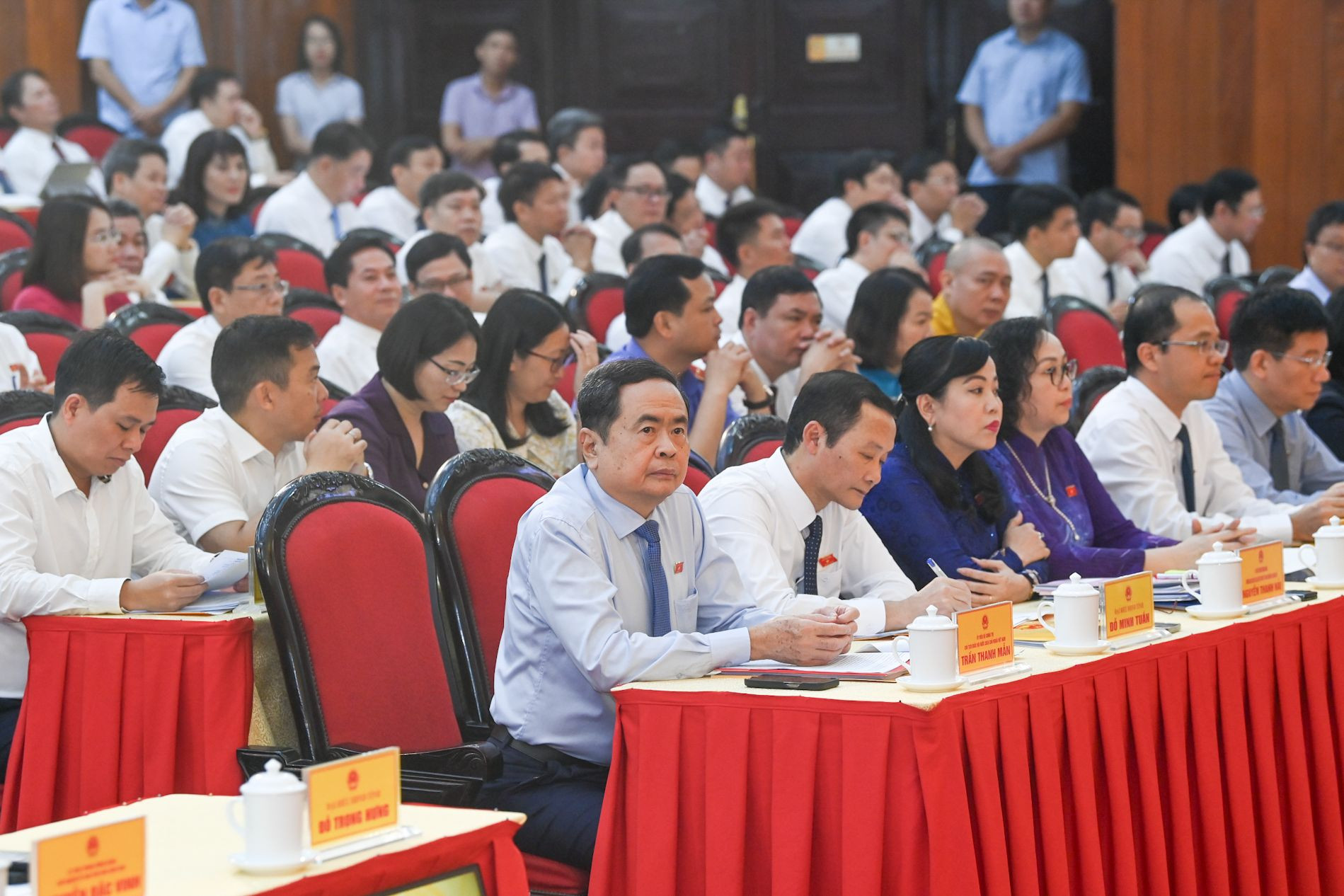 Chủ tịch Quốc hội Trần Thanh Mẫn và các đại biểu dự phiên họp.