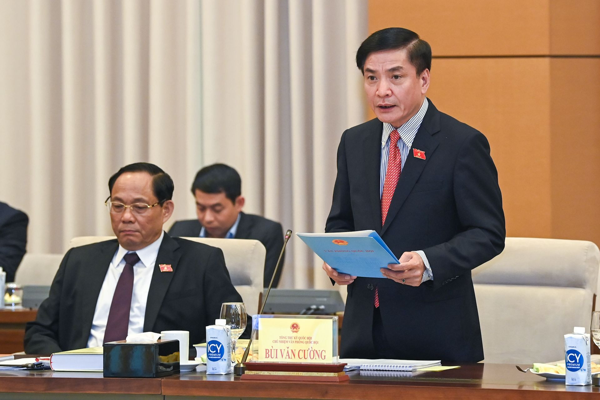 Tổng Thư ký, Chủ nhiệm Văn phòng Quốc hội Bùi Văn Cường phát biểu mở đầu hội nghị.