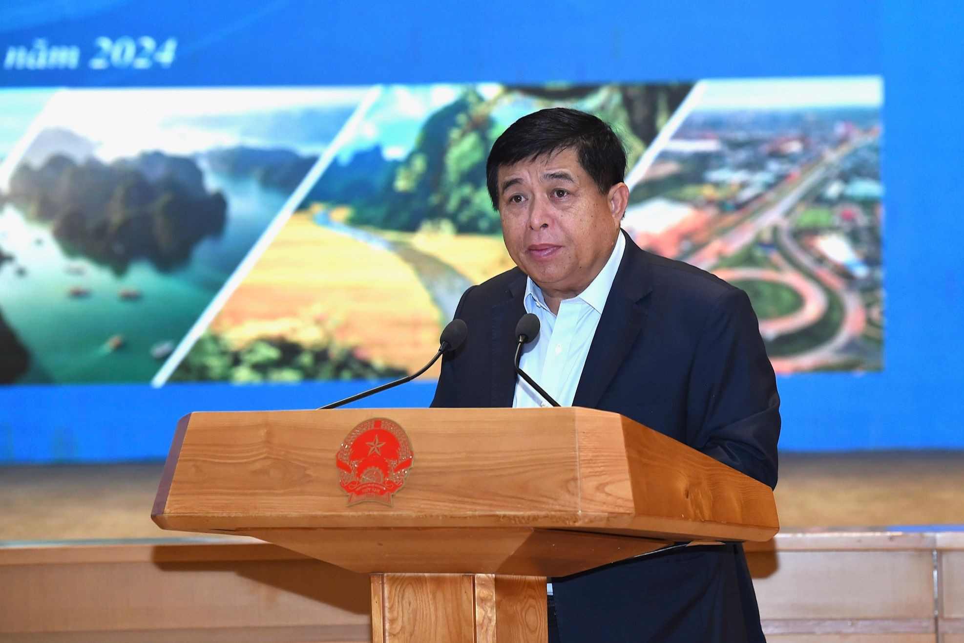 Bộ trưởng Kế hoạch và Đầu tư Nguyễn Chí Dũng báo cáo kết quả triển khai Quy hoạch vùng Đồng bằng sông Hồng.