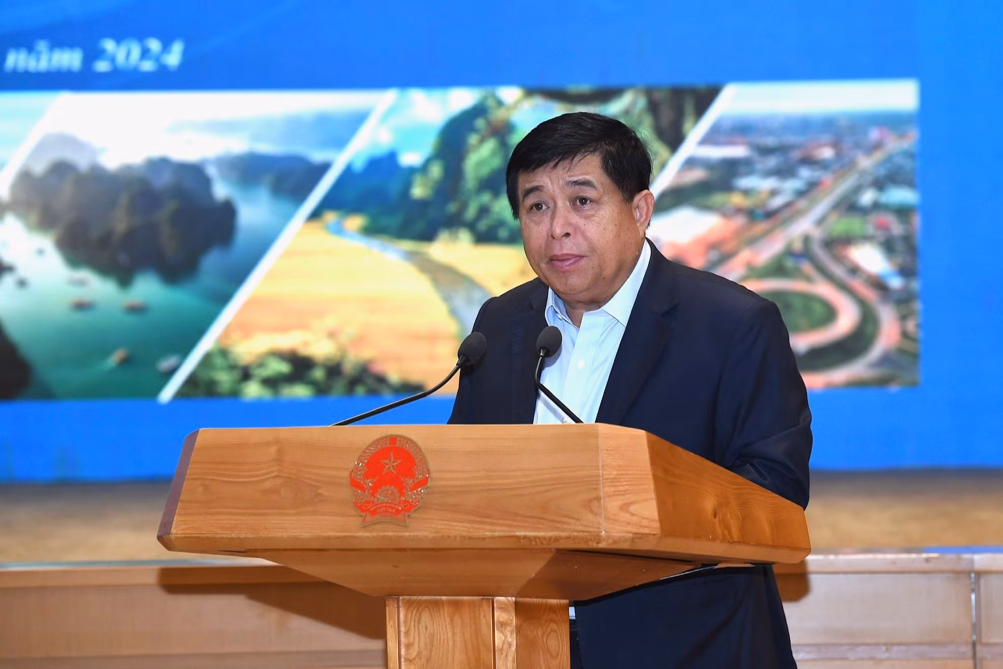 Bộ trưởng Kế hoạch và Đầu tư Nguyễn Chí Dũng báo cáo kết quả triển khai Quy hoạch vùng Đồng bằng sông Hồng.