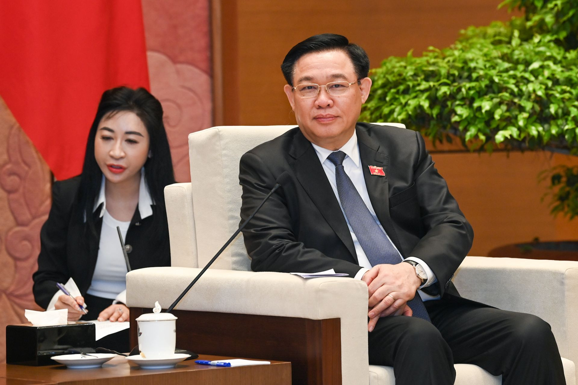 Chủ tịch Quốc hội Vương Đình Huệ phát biểu tại buổi tiếp. Chủ tịch Quốc hội Vương Đình Huệ phát biểu tại buổi tiếp.