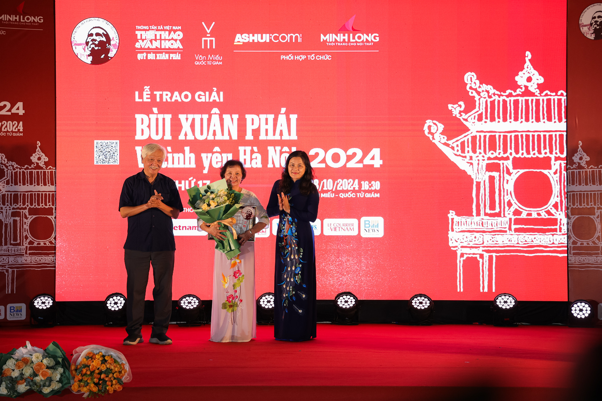 Giải Tác phẩm được trao cho cuốn sách "Hà Nội thời cận đại - từ nhượng địa đến thành phố (1873-1945)" của TS Đào Thị Diến do Nhà xuất bản Hà Nội và Nhã Nam ấn hành.