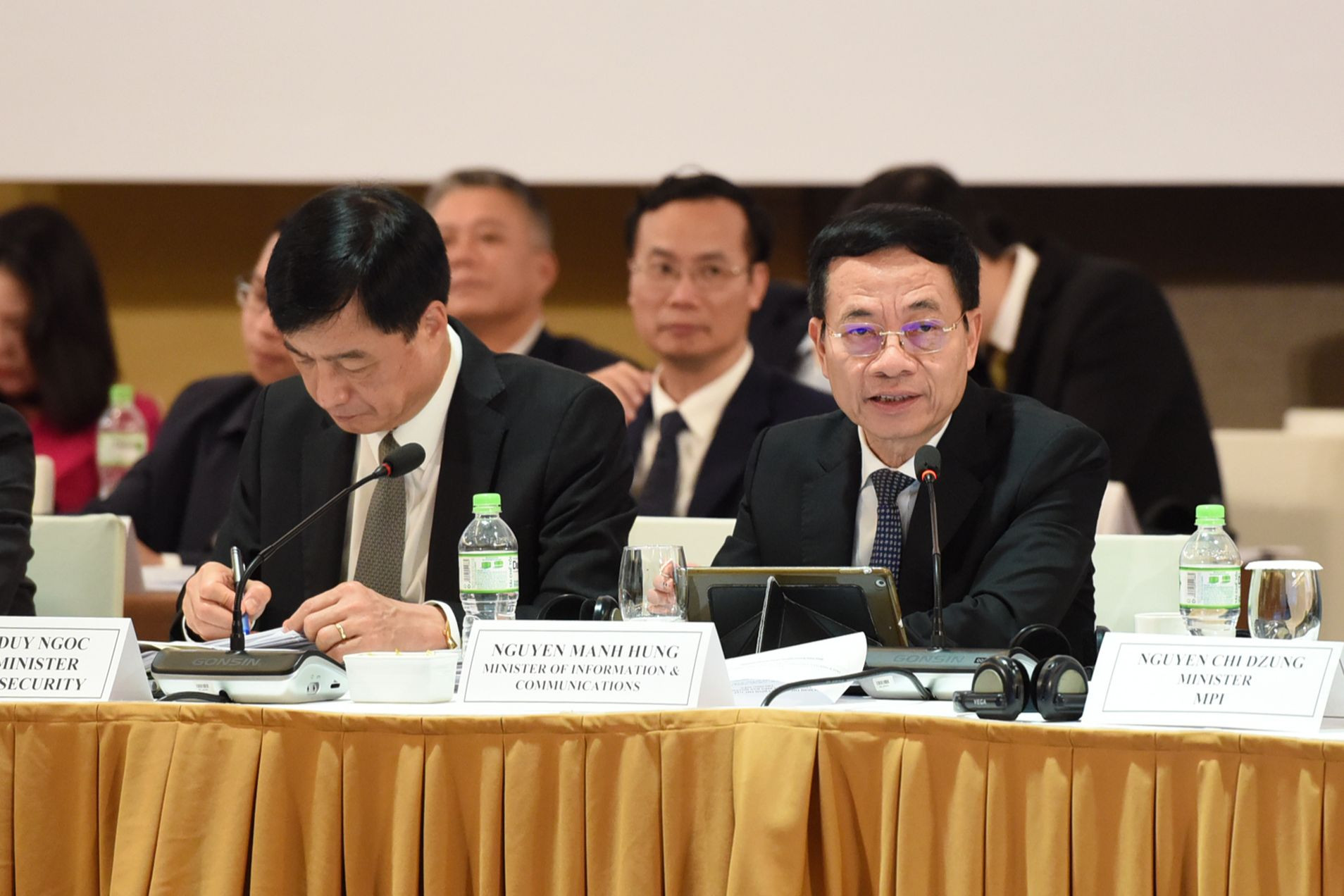 Bộ trưởng Thông tin và Truyền thông Nguyễn Mạnh Hùng phát biểu.