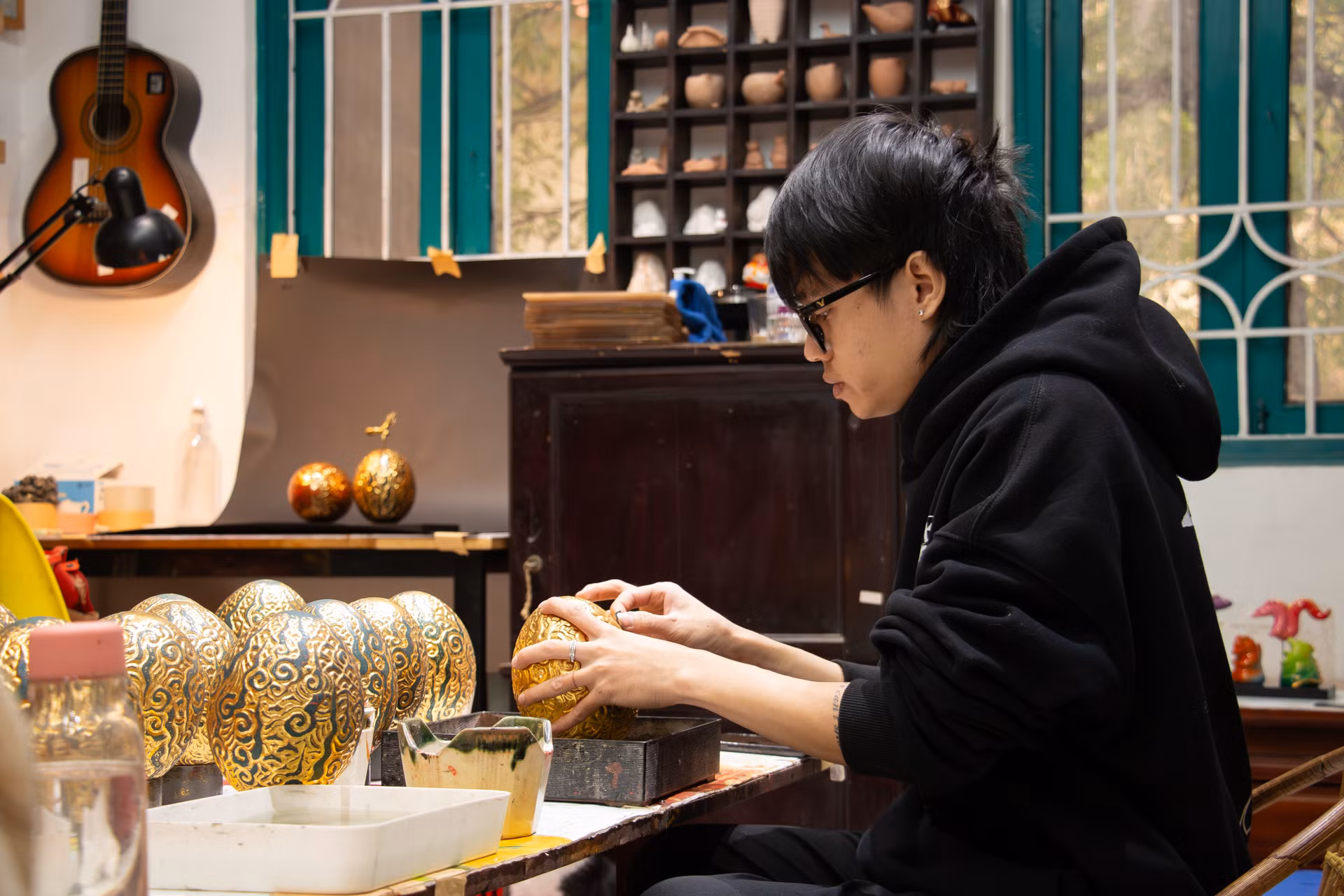 Với mong muốn làm ra các sản phẩm văn hóa, những sản phẩm đầy tự hào mang tinh thần Việt Nam, những họa sĩ trẻ luôn cố gắng không ngừng để tạo ra những bộ quà tặng con giáp đặc sắc và chỉn chu nhất.