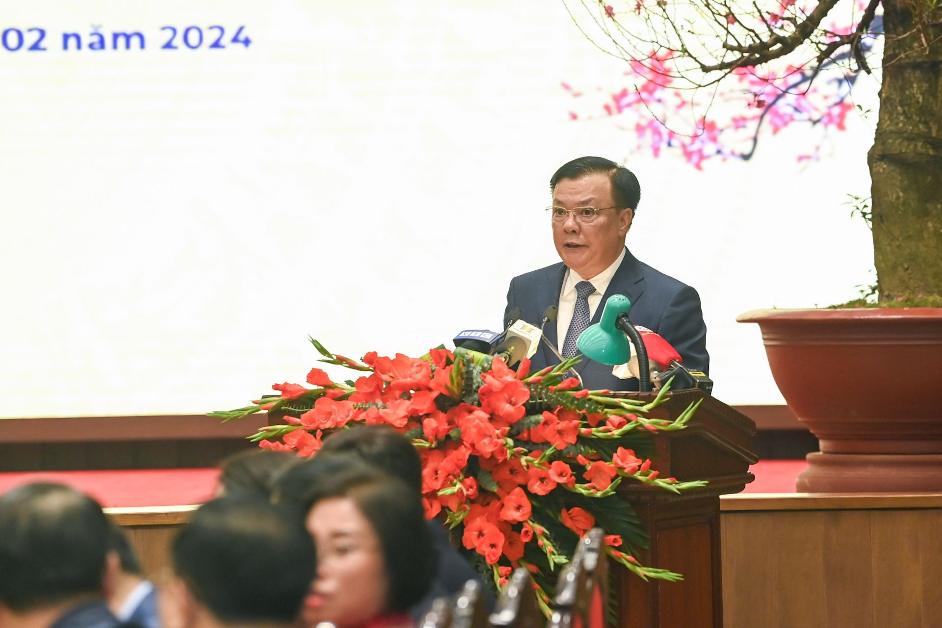 Bí thư Thành ủy Hà Nội Đinh Tiến Dũng phát biểu tại hội nghị. Bí thư Thành ủy Hà Nội Đinh Tiến Dũng phát biểu tại hội nghị.