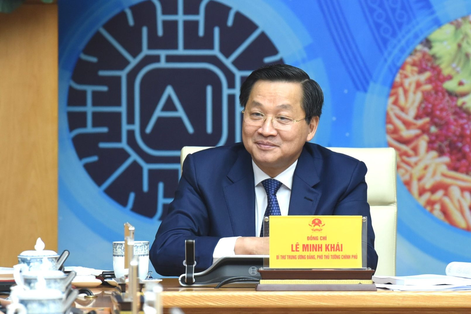 Đồng chí Lê Minh Khái, Bí thư Trung ương Đảng, Phó Thủ tướng Chính phủ, Trưởng Ban Chỉ đạo đổi mới, phát triển kinh tế tập thể, hợp tác xã đồng chủ trì Diễn đàn. Đồng chí Lê Minh Khái, Bí thư Trung ương Đảng, Phó Thủ tướng Chính phủ, Trưởng Ban Chỉ đạo đổi mới, phát triển kinh tế tập thể, hợp tác xã đồng chủ trì Diễn đàn.