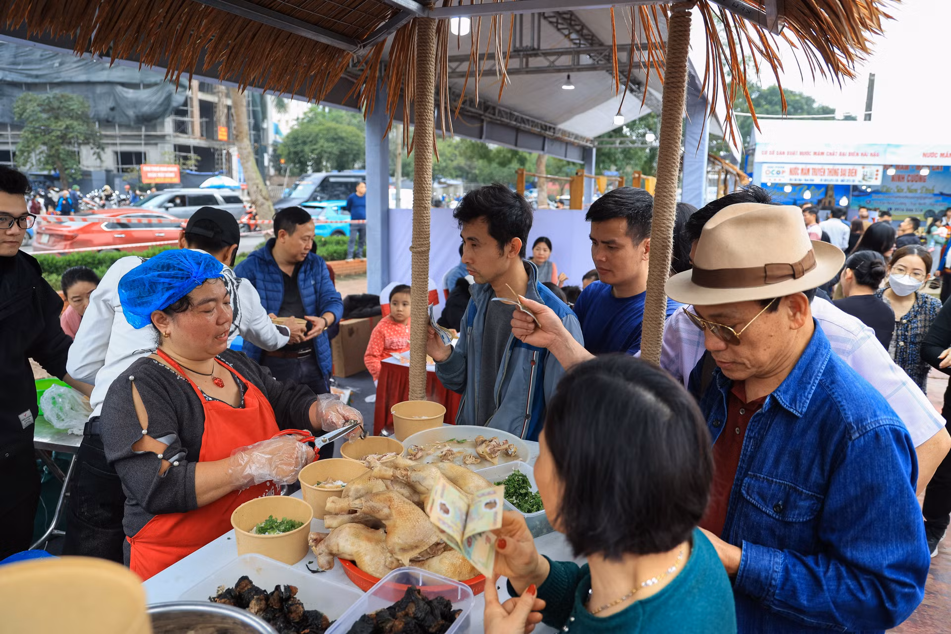 Dự kiến sẽ có hàng nghìn bát phở được phục vụ đến người dân trong ba ngày tổ chức.