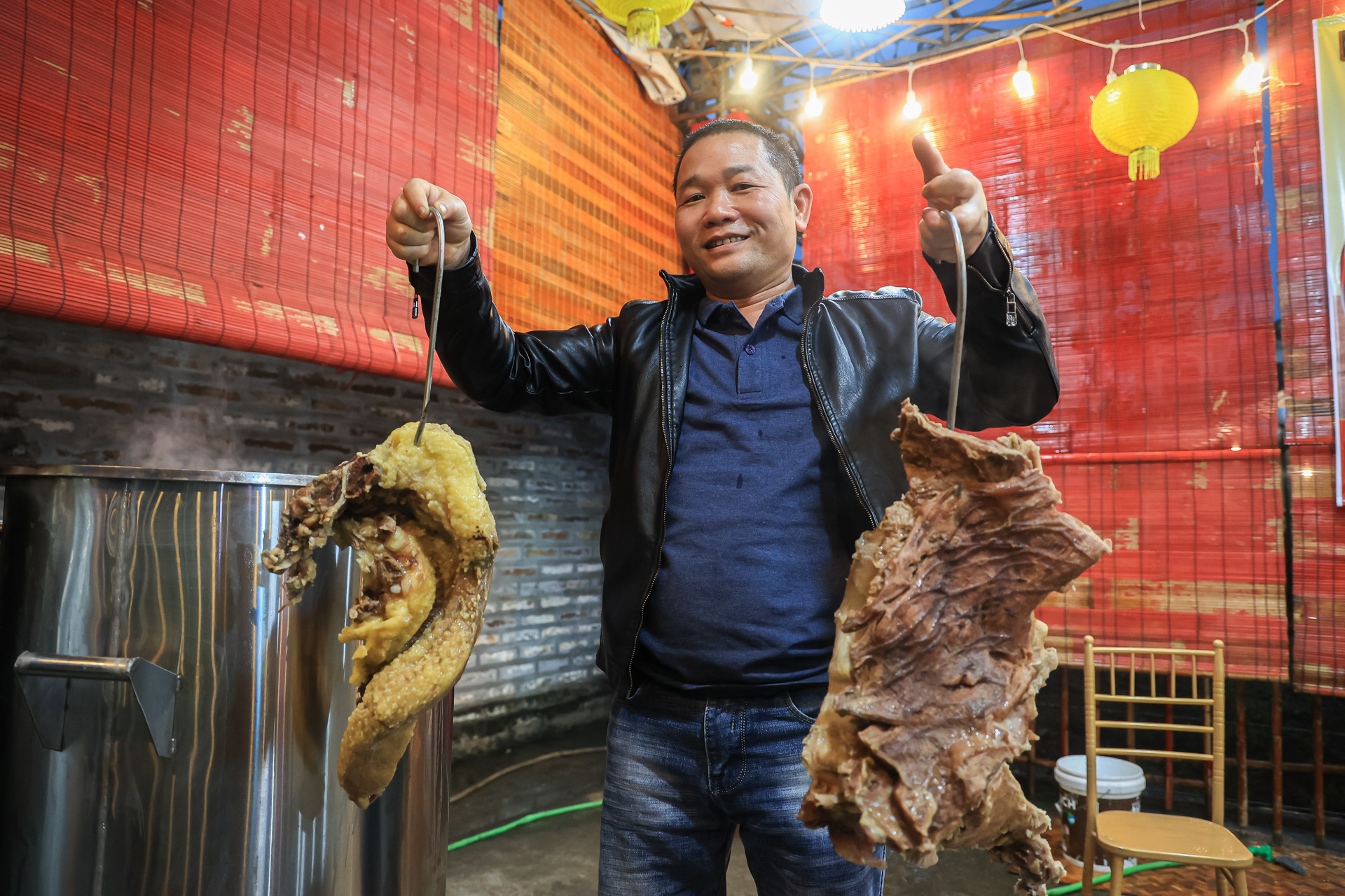 Anh Cồ Khắc Đảm, chủ một hàng phở trên Hà Nội, đã tham dự Festival năm 2022, bày tỏ sự phấn khởi khi một lần nữa được tham gia làm những bát phở thơm ngon tới thực khách.