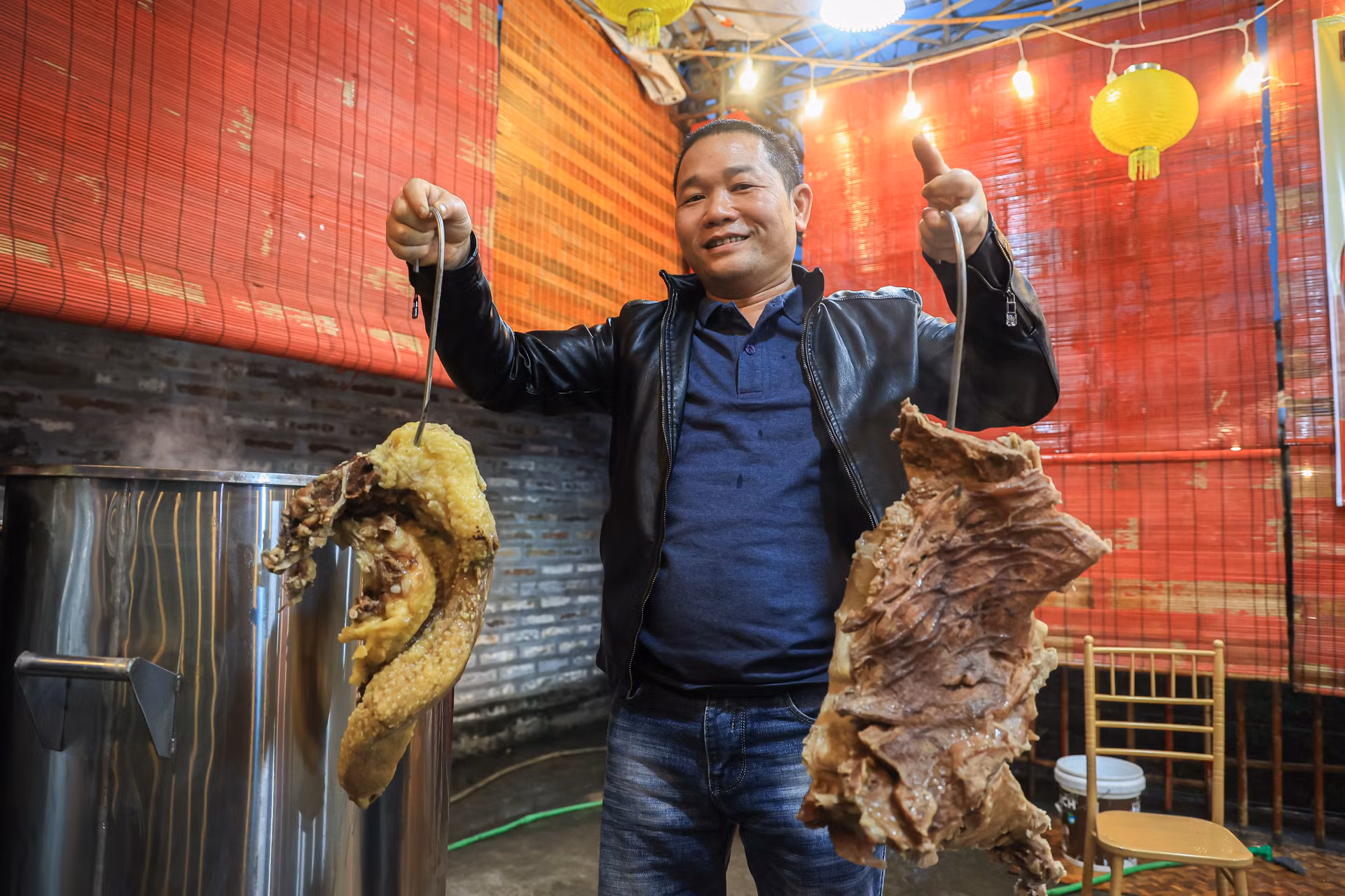 Anh Cồ Khắc Đảm, chủ một hàng phở trên Hà Nội, đã tham dự Festival năm 2022, bày tỏ sự phấn khởi khi một lần nữa được tham gia làm những bát phở thơm ngon tới thực khách.